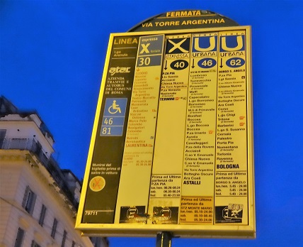 イタリア・ローマのバス停の表示