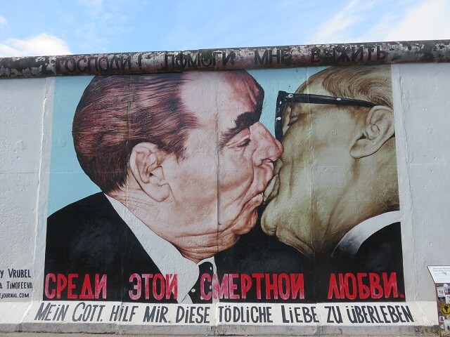 イーストサイドギャラリー(ベルリンの壁)の独裁者のキス