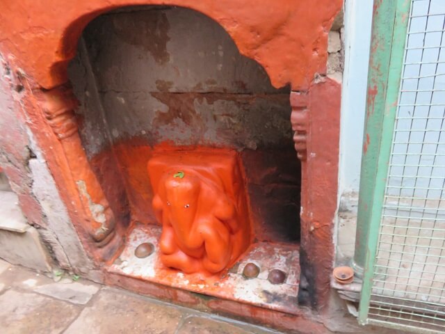 インド、バラナシの街中にあったガネーシャ像