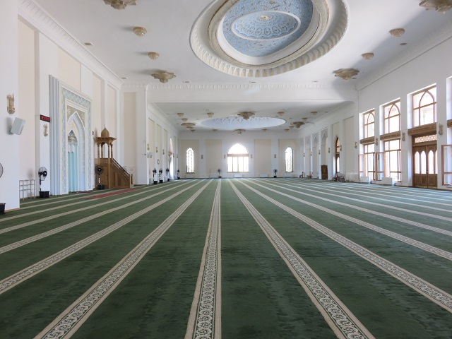 タシケントのハズラティ・イマーム・モスクの中