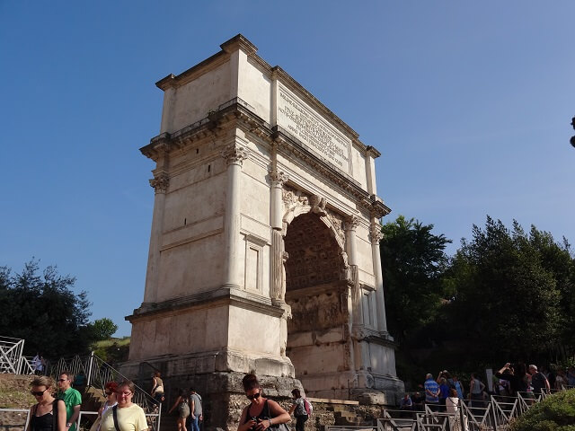 イタリアローマにある最古の門