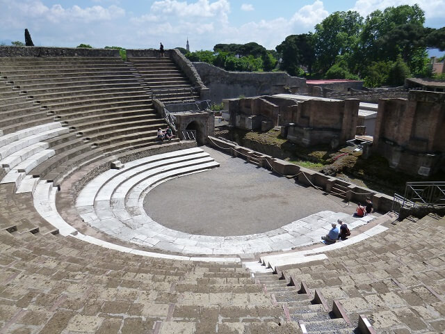 ポンペイ遺跡の円形劇場