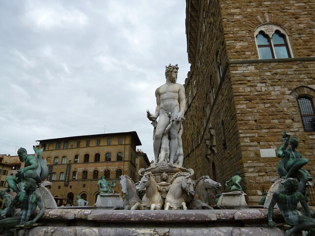 イタリア・フィレンツェのシニョリーア広場の噴水