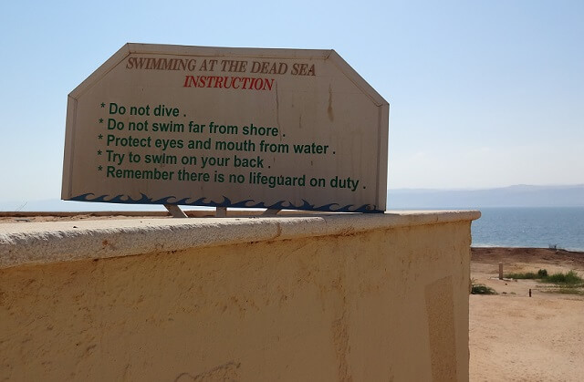 ヨルダンの死海に入る注意事項