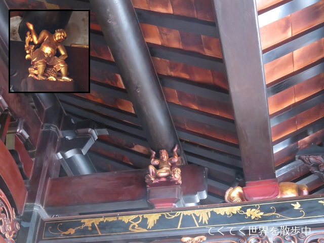 マレーシア・マラッカの青雲亭の本堂の屋根下